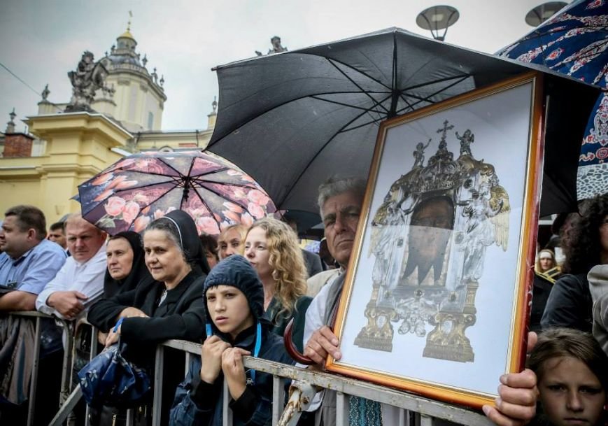 Порошенко урочисто відкрив пам'ятник Андрею Шептицькому у Львові (ФОТО) (фото) - фото 7 Порошенко урочисто відкрив пам'ятник Андрею Шептицькому у Львові (ФОТО) (фото) - фото 7