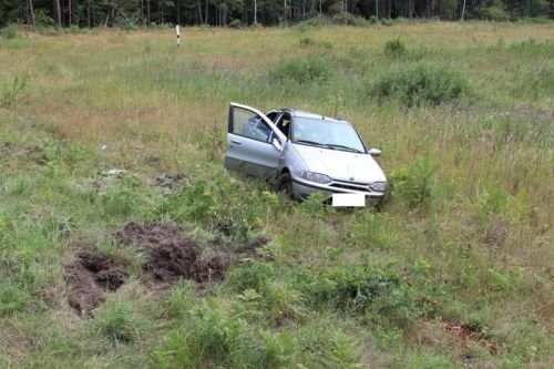 Под Гродно перевернулась машина с четырьмя малолетними детьми (фото) - фото 2 Под Гродно перевернулась машина с четырьмя малолетними детьми (фото) - фото 2