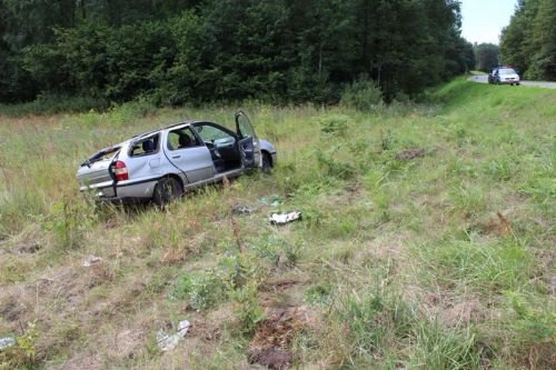 Под Гродно перевернулась машина с четырьмя малолетними детьми (фото) - фото 3 Под Гродно перевернулась машина с четырьмя малолетними детьми (фото) - фото 3