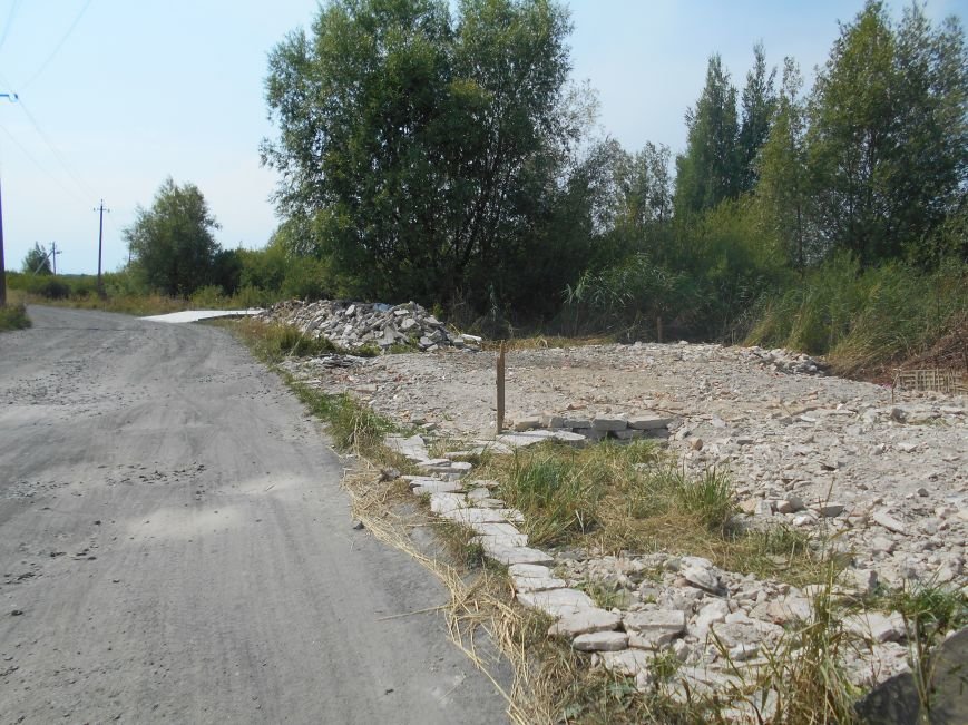 У селищі продовжують самовільно захоплювати землю під гаражі5 У селищі продовжують самовільно захоплювати землю під гаражі5