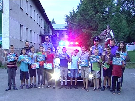 Працівники ДАІ розповідали вихованцям дитячого табору про правила дорожнього руху (ФОТО) (фото) - фото 2 Працівники ДАІ розповідали вихованцям дитячого табору про правила дорожнього руху (ФОТО) (фото) - фото 2