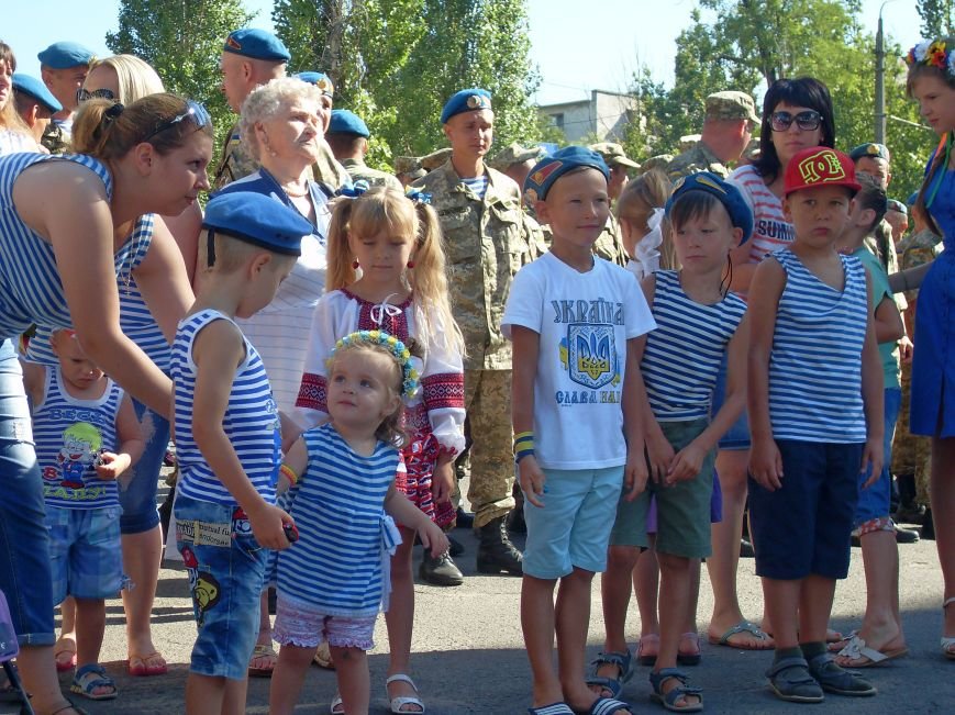 Николаевцы почтили память десантников, погибших на Донбассе (ФОТО) (фото) - фото 2 Николаевцы почтили память десантников, погибших на Донбассе (ФОТО) (фото) - фото 2