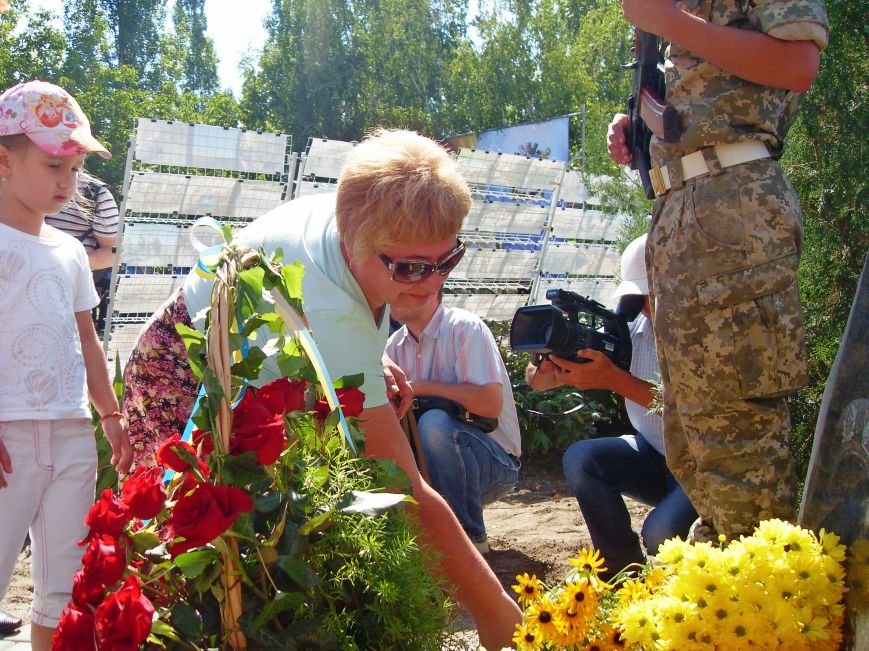 Николаевцы почтили память десантников, погибших на Донбассе (ФОТО) (фото) - фото 11