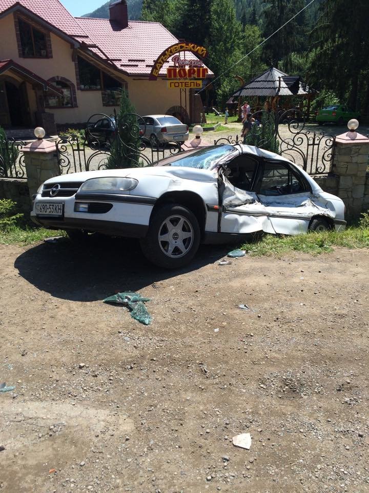 У ДТП на Прикарпатті постраждали двоє столичних туристів (ФОТО) (фото) - фото 4 У ДТП на Прикарпатті постраждали двоє столичних туристів (ФОТО) (фото) - фото 4