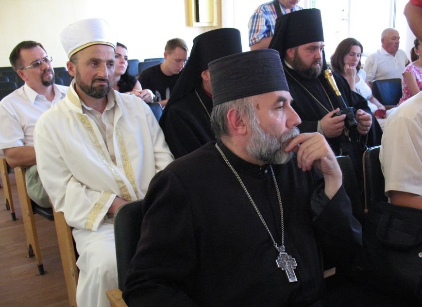 «Мы все живем на одной Богом данной земле, у нас одна родина – Украина. Другой у нас не было и не будет» - Георгий Тука (фото) - фото 2 «Мы все живем на одной Богом данной земле, у нас одна родина – Украина. Другой у нас не было и не будет» - Георгий Тука (фото) - фото 2