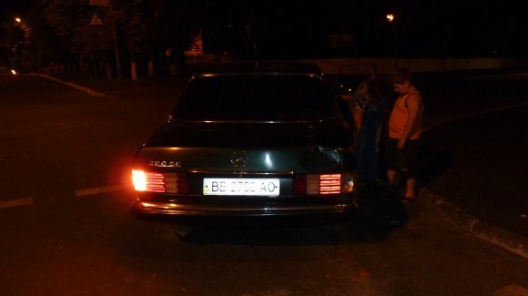 В Александрии ночной гонщик на скутере врезался в зад иномарки - пострадали двое (фото) - фото 1 В Александрии ночной гонщик на скутере врезался в зад иномарки - пострадали двое (фото) - фото 1
