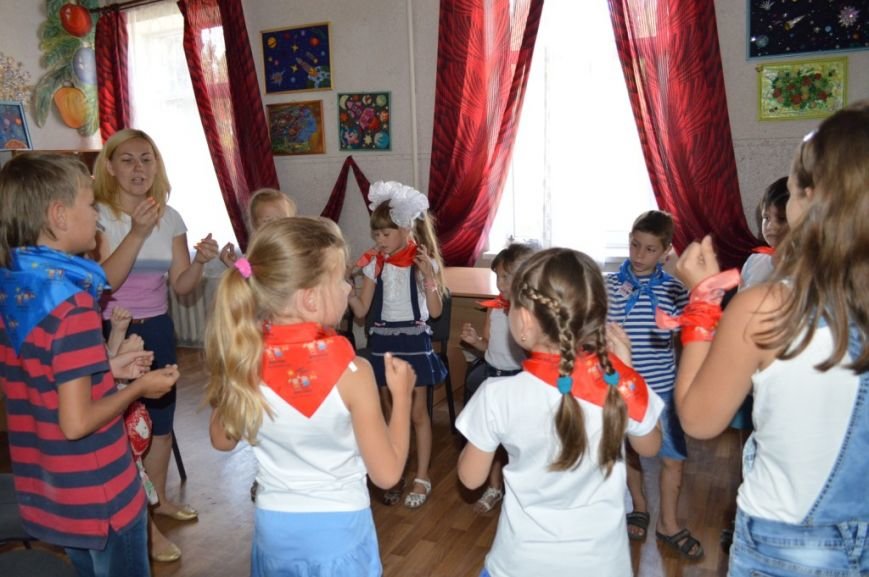 Психологи штаба «Поможем» лечат детей от войны (фото) - фото 2 Психологи штаба «Поможем» лечат детей от войны (фото) - фото 2