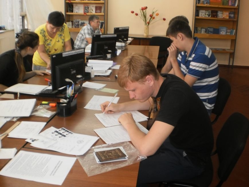 Криворожские ВУЗы сформировали списки абитуриентов, получивших шанс на зачисление (фото) - фото 1 Криворожские ВУЗы сформировали списки абитуриентов, получивших шанс на зачисление (фото) - фото 1