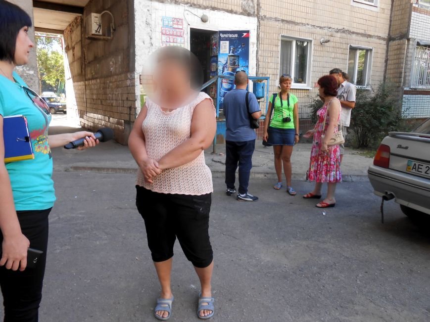 В Днепродзержинске устроили облаву на магазины, которые продают детям алкоголь и сигареты (фото) - фото 3 В Днепродзержинске устроили облаву на магазины, которые продают детям алкоголь и сигареты (фото) - фото 3