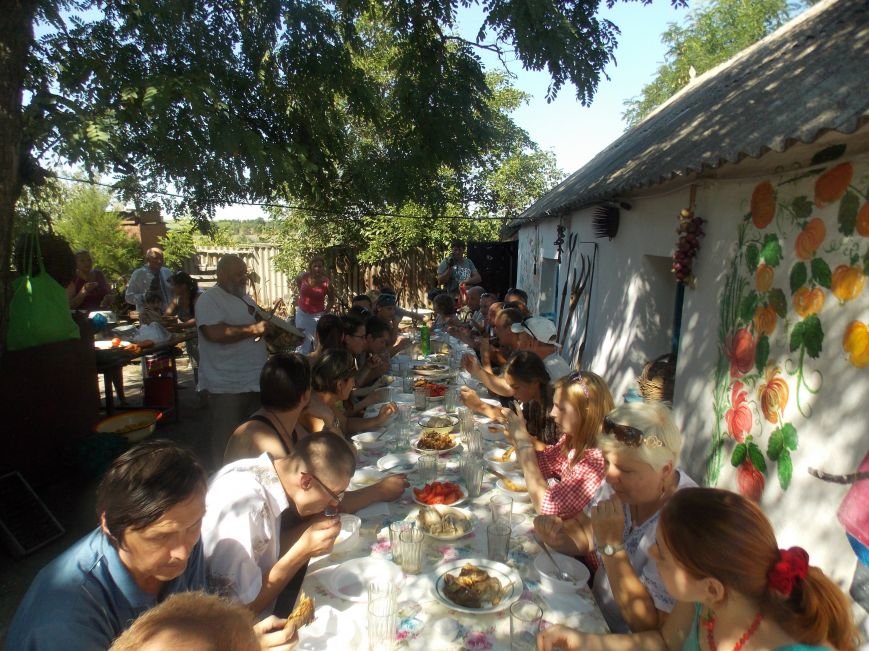 Участники бердянского семинара по прикладному искусству посетили «С... Участники бердянского семинара по прикладному искусству посетили «Сільське подвір’я» в Благовещенке (фото) - фото 15
