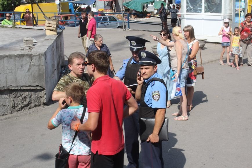 Как в Днепродзержинске демонтируют очередные МАФы (фото) - фото 6 Как в Днепродзержинске демонтируют очередные МАФы (фото) - фото 6