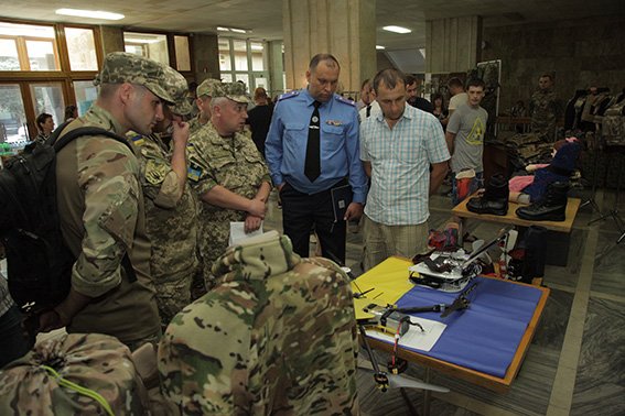 Виставка товарів для військових у Хмельницькому (Фото) (фото) - фото 2 Виставка товарів для військових у Хмельницькому (Фото) (фото) - фото 2