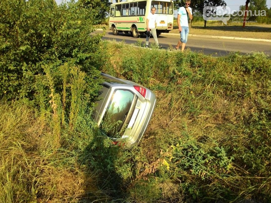 ДТП в Днепродзержинске: столкнулись Subaru и Mercedes (ФОТО) (фото) - фото 1 ДТП в Днепродзержинске: столкнулись Subaru и Mercedes (ФОТО) (фото) - фото 1