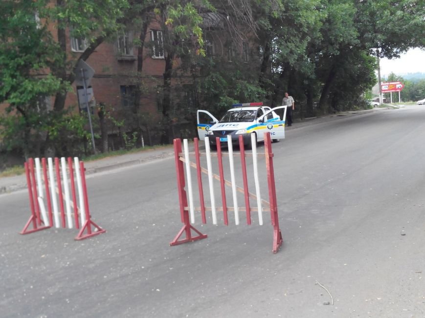 В Кривом Роге перекрыли движение автотранспорта от КРЭСа до дамбы (ФОТО) (фото) - фото 2 В Кривом Роге перекрыли движение автотранспорта от КРЭСа до дамбы (ФОТО) (фото) - фото 2