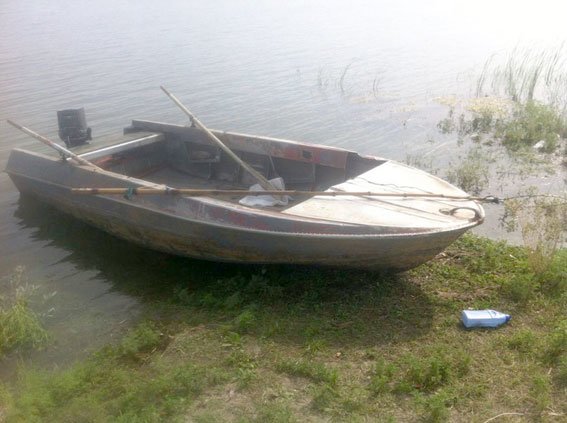 Кременчугские водные милиционеры задержали браконьеров-электроудочников (ФОТО) (фото) - фото 1 Кременчугские водные милиционеры задержали браконьеров-электроудочников (ФОТО) (фото) - фото 1