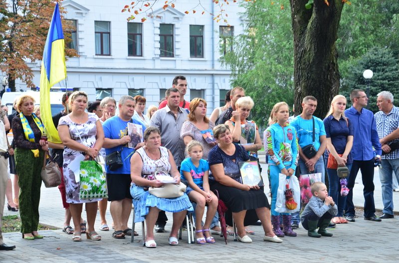 На Днепропетровщине почтили память погибших десантников 25-й бригады (фото) - фото 5 На Днепропетровщине почтили память погибших десантников 25-й бригады (фото) - фото 5