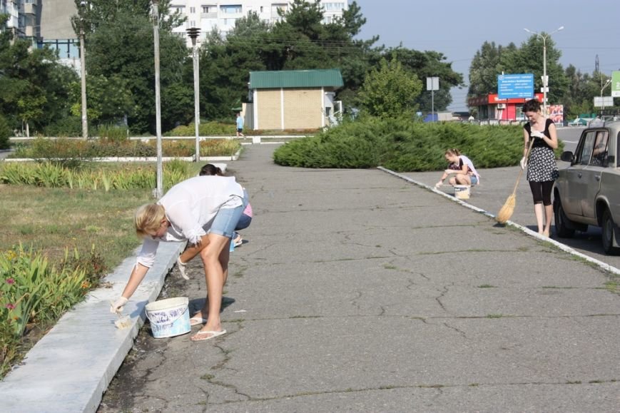 В Днепропетровске около тысячи людей поддержали инициативу Оппозиционного блока и вышли на общегородской субботник (фото) - фото 5 В Днепропетровске около тысячи людей поддержали инициативу Оппозиционного блока и вышли на общегородской субботник (фото) - фото 5