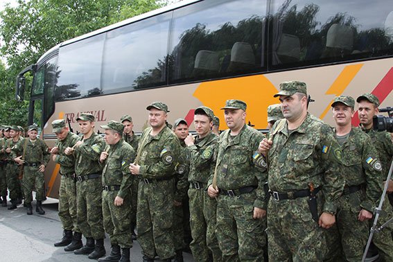 15 ЗВЕДЕНИЙ ЗАГІН ВІННИЦЬКИХ МІЛІЦІОНЕРІВ ПОВЕРНУВСЯ З ЗОНИ АТО (ФОТО, ВІДЕО) (фото) - фото 4 15 ЗВЕДЕНИЙ ЗАГІН ВІННИЦЬКИХ МІЛІЦІОНЕРІВ ПОВЕРНУВСЯ З ЗОНИ АТО (ФОТО, ВІДЕО) (фото) - фото 4
