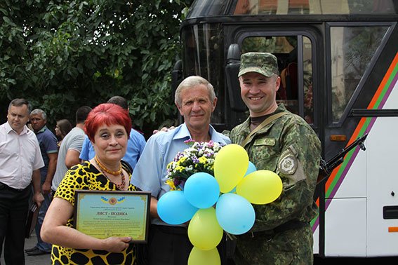 15 ЗВЕДЕНИЙ ЗАГІН ВІННИЦЬКИХ МІЛІЦІОНЕРІВ ПОВЕРНУВСЯ З ЗОНИ АТО (ФОТО, ВІДЕО) (фото) - фото 8 15 ЗВЕДЕНИЙ ЗАГІН ВІННИЦЬКИХ МІЛІЦІОНЕРІВ ПОВЕРНУВСЯ З ЗОНИ АТО (ФОТО, ВІДЕО) (фото) - фото 8