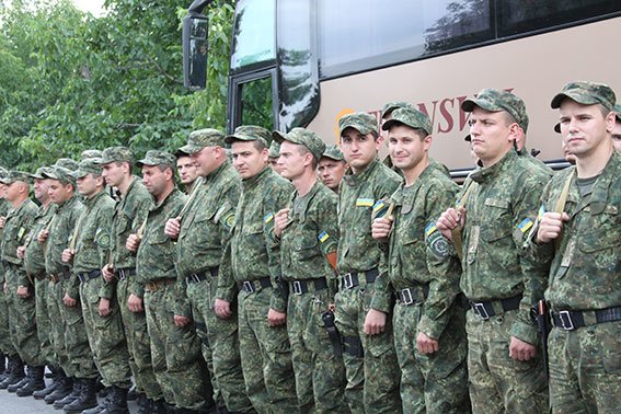 15 ЗВЕДЕНИЙ ЗАГІН ВІННИЦЬКИХ МІЛІЦІОНЕРІВ ПОВЕРНУВСЯ З ЗОНИ АТО (ФОТО, ВІДЕО) (фото) - фото 7 15 ЗВЕДЕНИЙ ЗАГІН ВІННИЦЬКИХ МІЛІЦІОНЕРІВ ПОВЕРНУВСЯ З ЗОНИ АТО (ФОТО, ВІДЕО) (фото) - фото 7