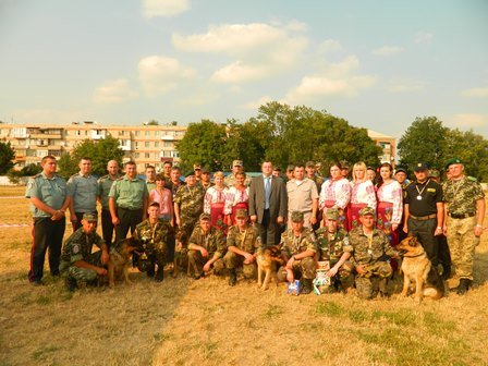 На Хмельниччині пройшли змагання з багатоборства інспекторів-кінологів (Фото) (фото) - фото 2 На Хмельниччині пройшли змагання з багатоборства інспекторів-кінологів (Фото) (фото) - фото 2