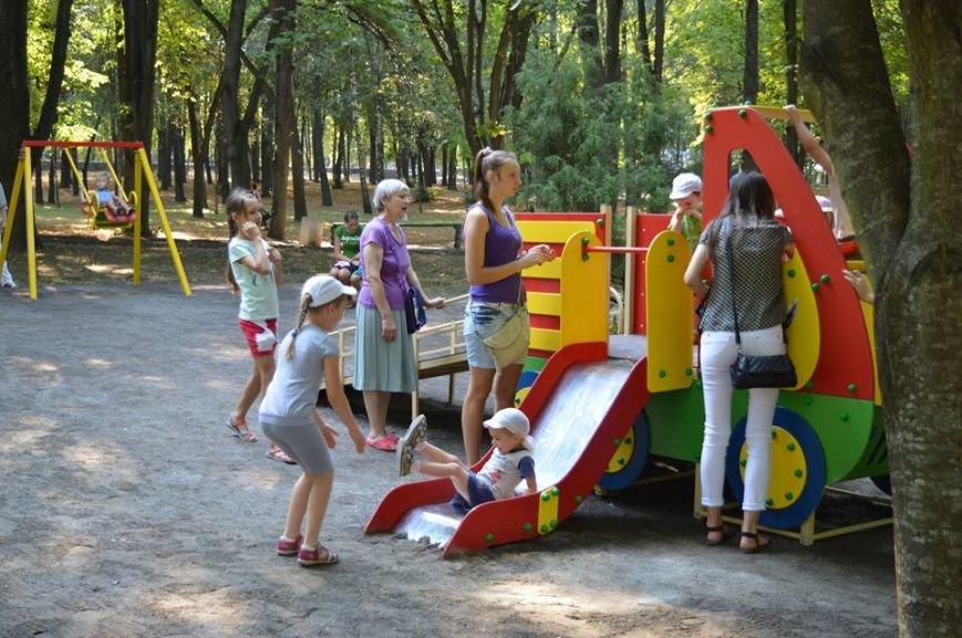 Компанія “Реноме” подарувала майданчик, для діток з особливими потребами (фото) - фото 1 Компанія “Реноме” подарувала майданчик, для діток з особливими потребами (фото) - фото 1