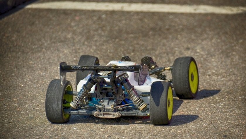 Павлоградские спортсмены выступили в гонке радиоуправляемых автомоделей в Харькове (фото) - фото 1 Павлоградские спортсмены выступили в гонке радиоуправляемых автомоделей в Харькове (фото) - фото 1
