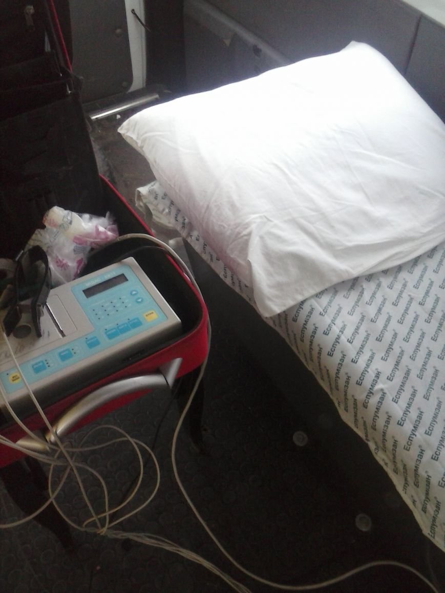 В течении трех часов в Часов Яре работала мобильная амбулатория (фото) - фото 1