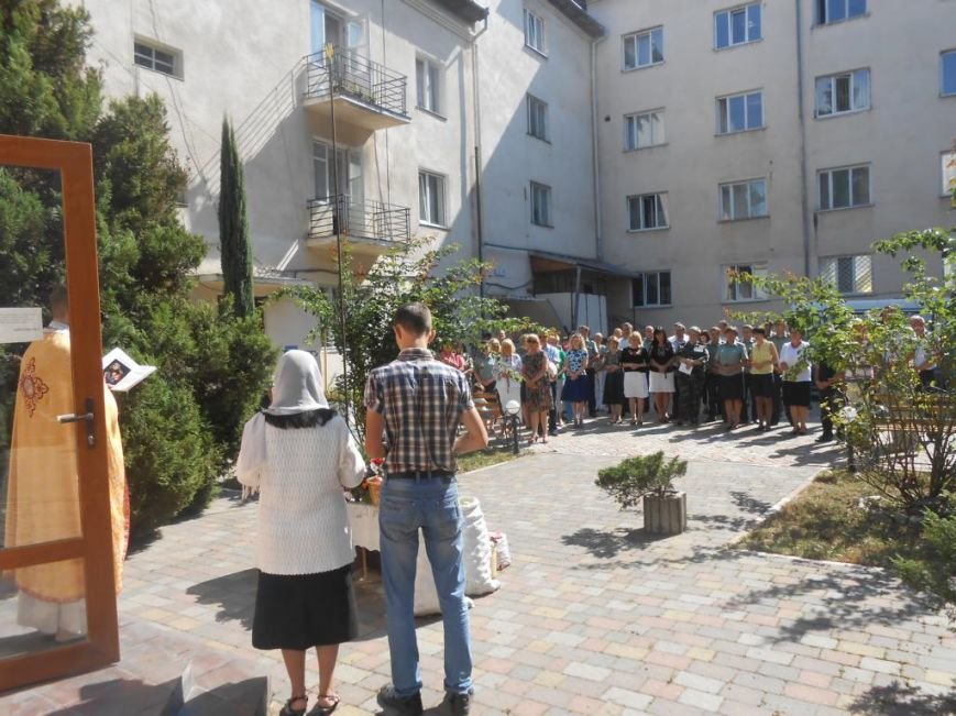 Як у коломийській колонії понад 700 засуджених відсвяткували Яблучного Спаса (ФОТО) (фото) - фото 1 Як у коломийській колонії понад 700 засуджених відсвяткували Яблучного Спаса (ФОТО) (фото) - фото 1