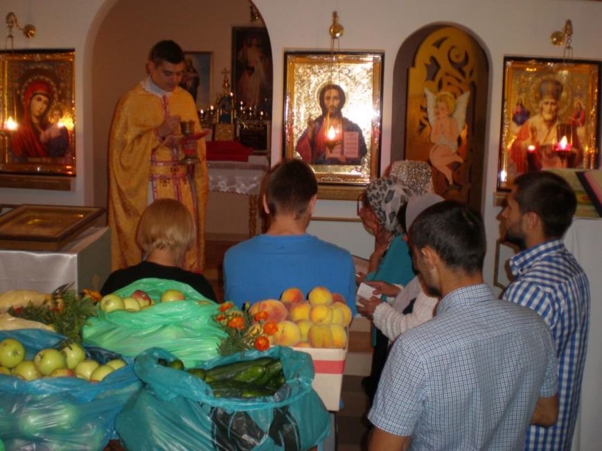 Як у коломийській колонії понад 700 засуджених відсвяткували Яблучного Спаса (ФОТО) (фото) - фото 1 Як у коломийській колонії понад 700 засуджених відсвяткували Яблучного Спаса (ФОТО) (фото) - фото 1