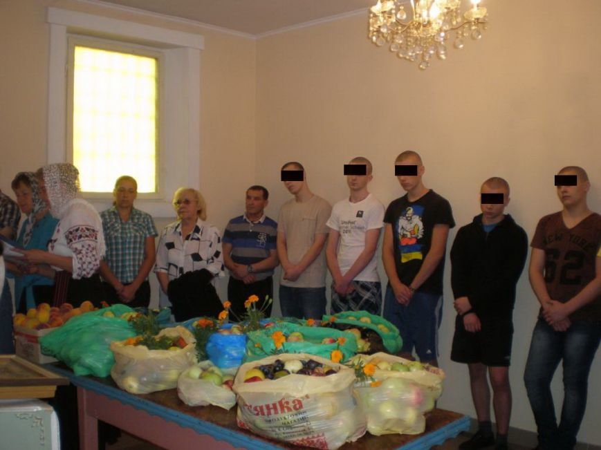 Як у коломийській колонії понад 700 засуджених відсвяткували Яблучного Спаса (ФОТО) (фото) - фото 1 Як у коломийській колонії понад 700 засуджених відсвяткували Яблучного Спаса (ФОТО) (фото) - фото 1