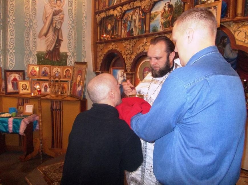 Як у коломийській колонії понад 700 засуджених відсвяткували Яблучного Спаса (ФОТО) (фото) - фото 1 Як у коломийській колонії понад 700 засуджених відсвяткували Яблучного Спаса (ФОТО) (фото) - фото 1
