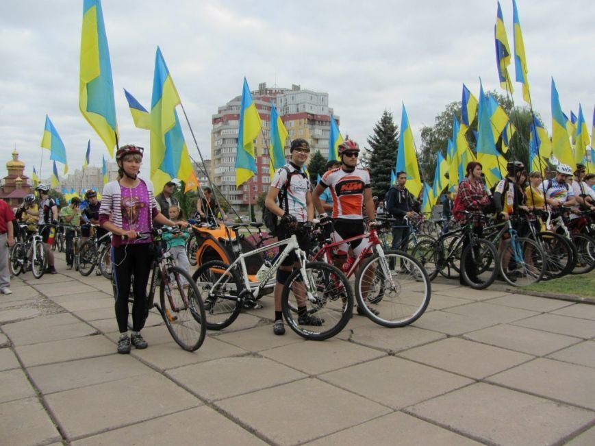Празднование Дня Независимости и Дня Государственного флага в Кривом Роге (ОБНОВЛЯЕТСЯ) (фото) - фото 3 Празднование Дня Независимости и Дня Государственного флага в Кривом Роге (ОБНОВЛЯЕТСЯ) (фото) - фото 3