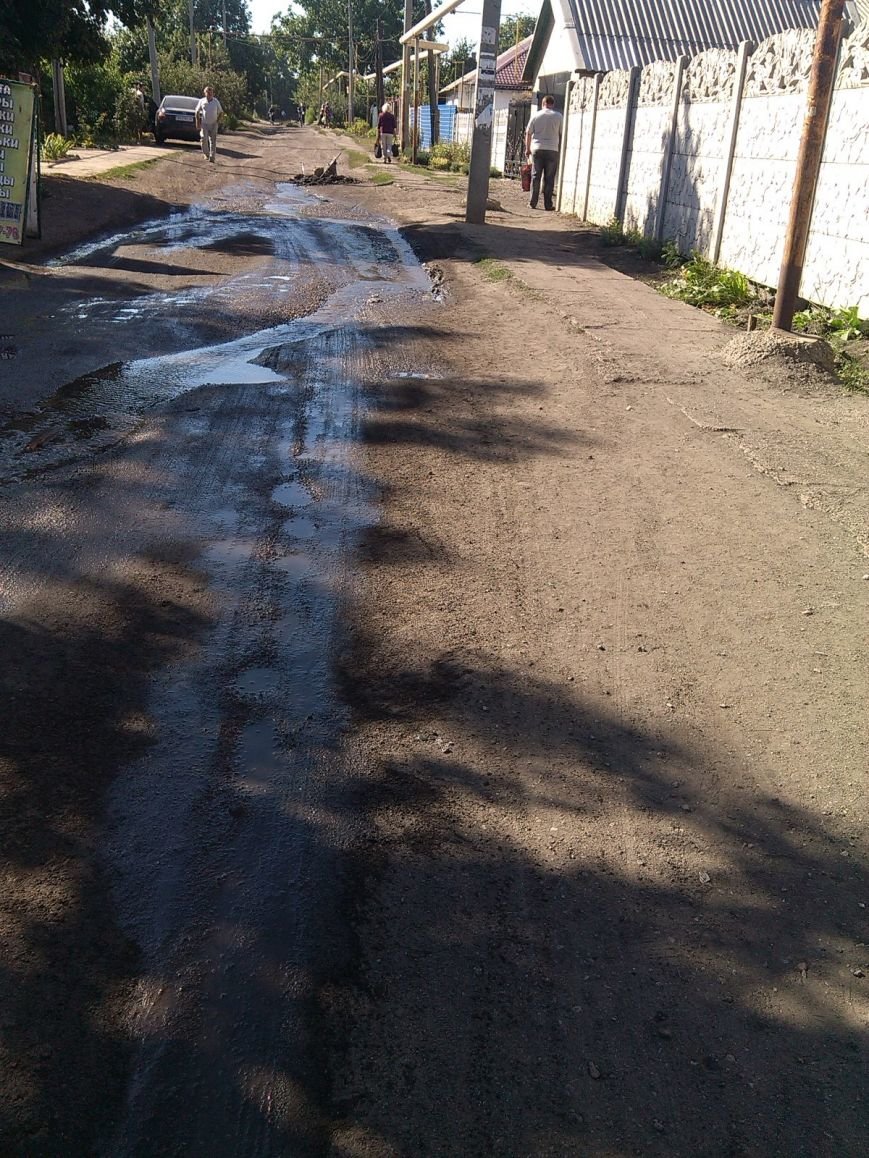 После наполнения водоводов продолжают заполняться водой и улицы Димитрова (фото) - фото 3 После наполнения водоводов продолжают заполняться водой и улицы Димитрова (фото) - фото 3