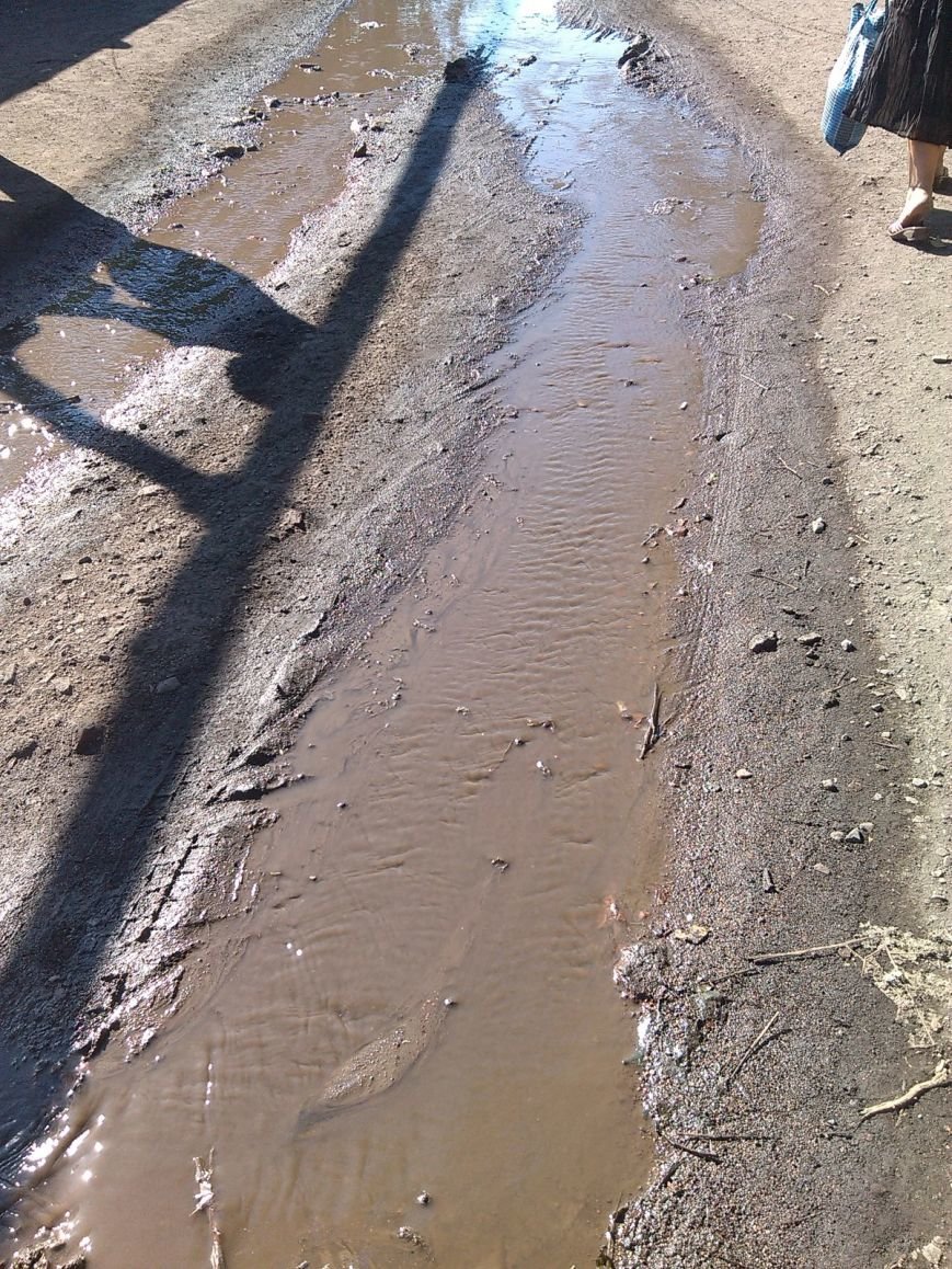 После наполнения водоводов продолжают заполняться водой и улицы Димитрова (фото) - фото 3 После наполнения водоводов продолжают заполняться водой и улицы Димитрова (фото) - фото 3