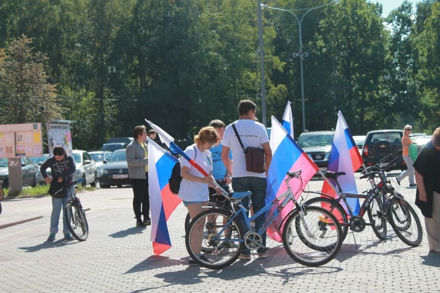 В ТиНАО в Троицке состоялся спринт в честь Дня Государственного флага РФ (ФОТО) (фото) - фото 1