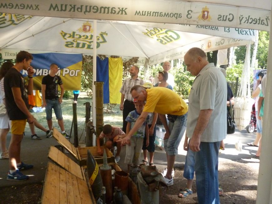 Маленькие криворожане в День Независимости Украины прошли «полосу препятствий» с бойцами АТО (ФОТО) (фото) - фото 1 Маленькие криворожане в День Независимости Украины прошли «полосу препятствий» с бойцами АТО (ФОТО) (фото) - фото 1