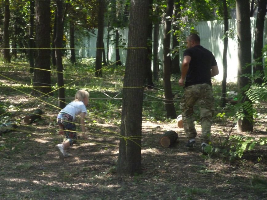 Маленькие криворожане в День Независимости Украины прошли «полосу препятствий» с бойцами АТО (ФОТО) (фото) - фото 1 Маленькие криворожане в День Независимости Украины прошли «полосу препятствий» с бойцами АТО (ФОТО) (фото) - фото 1