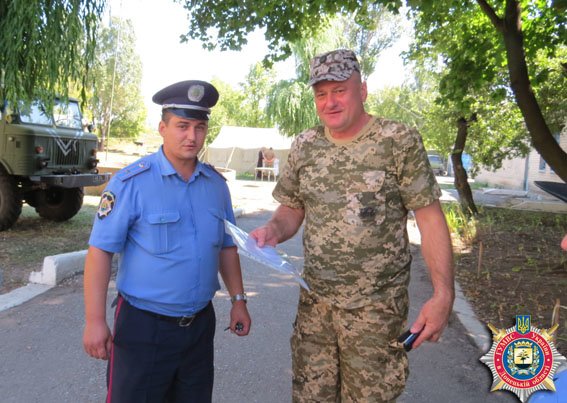 Творчество как стимул двигаться вперед: дети милиционеров Красноармейска нарисовали для раненых бойцов патриотические рисунки (фото) - фото 2 Творчество как стимул двигаться вперед: дети милиционеров Красноармейска нарисовали для раненых бойцов патриотические рисунки (фото) - фото 2
