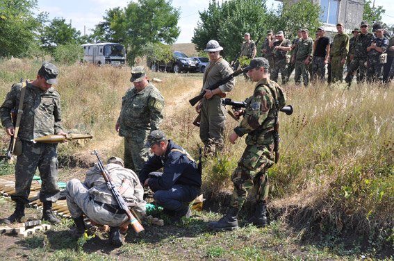 Николаевские добровольцы-милиционеры отстрелялись на полигоне и поедут на Донбасс (ФОТОРЕПОРТАЖ) (фото) - фото 2 Николаевские добровольцы-милиционеры отстрелялись на полигоне и поедут на Донбасс (ФОТОРЕПОРТАЖ) (фото) - фото 2