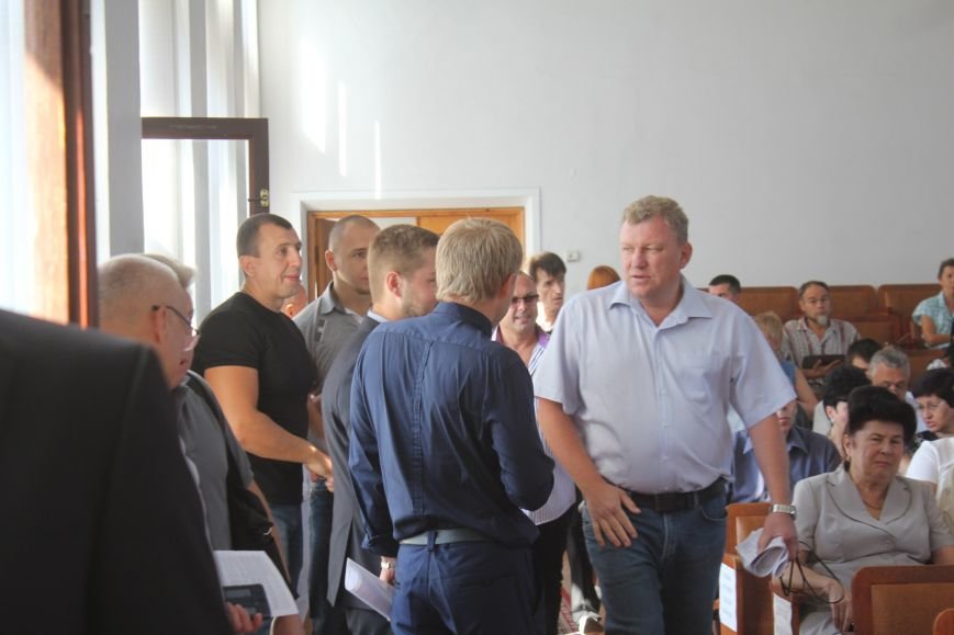 В Днепродзержинске стартовала очередная сессия горсовета (фото) - фото 5 В Днепродзержинске стартовала очередная сессия горсовета (фото) - фото 5