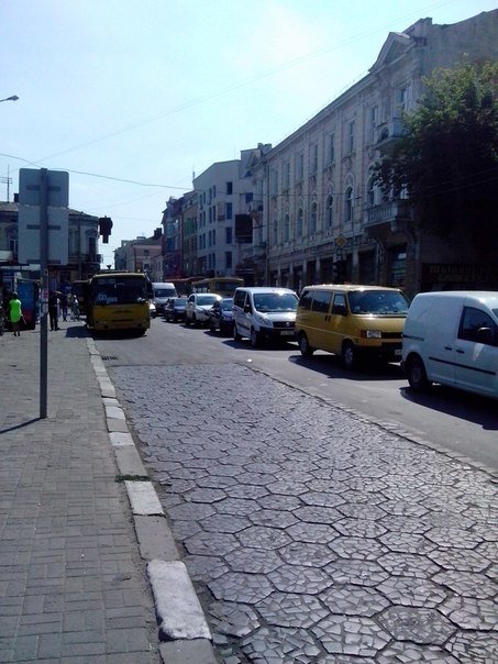 Внаслідок ДТП на вулиці Галицькій утворилися затори (ФОТО) (фото) - фото 1 Внаслідок ДТП на вулиці Галицькій утворилися затори (ФОТО) (фото) - фото 1