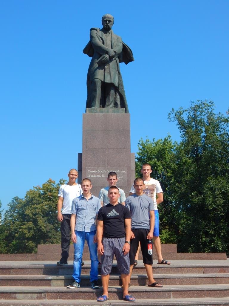 Ребят из Кременчугской воспитательной колонии сводили на экскурсию по городу и на центральный пляж (ФОТО) (фото) - фото 1 Ребят из Кременчугской воспитательной колонии сводили на экскурсию по городу и на центральный пляж (ФОТО) (фото) - фото 1