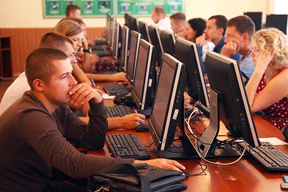 На Хмельниччині розпочалося тестування кандидатів у нову патрульну поліцію (фото) - фото 1 На Хмельниччині розпочалося тестування кандидатів у нову патрульну поліцію (фото) - фото 1