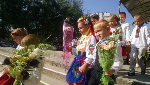 Свято першого дзвоника у львівських школах. Як це було (ФОТОРЕПОРТАЖ) (фото) - фото 1 Свято першого дзвоника у львівських школах. Як це було (ФОТОРЕПОРТАЖ) (фото) - фото 1