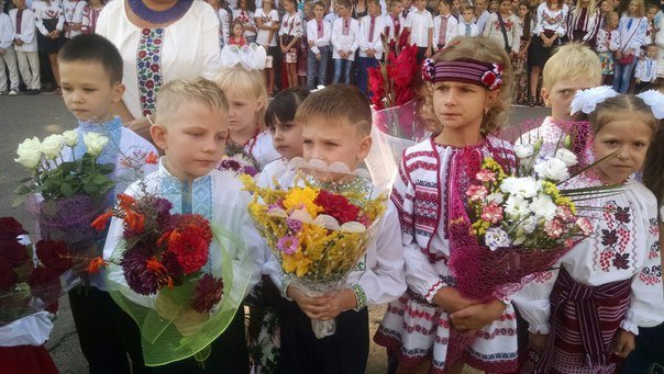 Свято першого дзвоника у львівських школах. Як це було (ФОТОРЕПОРТАЖ) (фото) - фото 1 Свято першого дзвоника у львівських школах. Як це було (ФОТОРЕПОРТАЖ) (фото) - фото 1