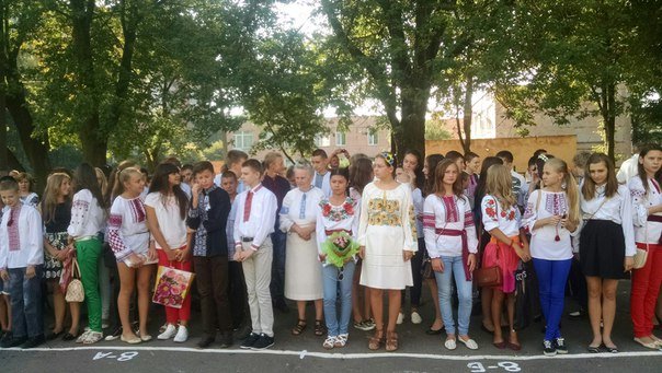 Свято першого дзвоника у львівських школах. Як це було (ФОТОРЕПОРТАЖ) (фото) - фото 1 Свято першого дзвоника у львівських школах. Як це було (ФОТОРЕПОРТАЖ) (фото) - фото 1