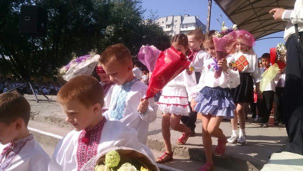 Свято першого дзвоника у львівських школах. Як це було (ФОТОРЕПОРТАЖ) (фото) - фото 1 Свято першого дзвоника у львівських школах. Як це було (ФОТОРЕПОРТАЖ) (фото) - фото 1