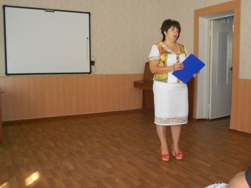 Первый урок в Красноармейском лицее “Надежда” прошел с “Віданністю Україні в серці” (фото) - фото 1 Первый урок в Красноармейском лицее “Надежда” прошел с “Віданністю Україні в серці” (фото) - фото 1