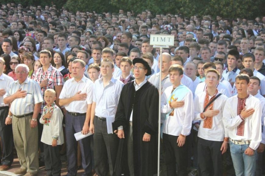Більше 9 тисяч першокурсників стали студентами Львівської політехніки (ФОТО) (фото) - фото 3 Більше 9 тисяч першокурсників стали студентами Львівської політехніки (ФОТО) (фото) - фото 3